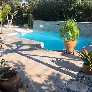 https://chez-muriel-et-yves.aixenprovencehotels.org