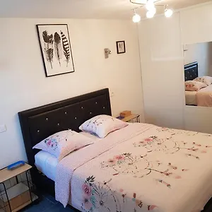 https://apartment-avignon.aixenprovencehotels.org